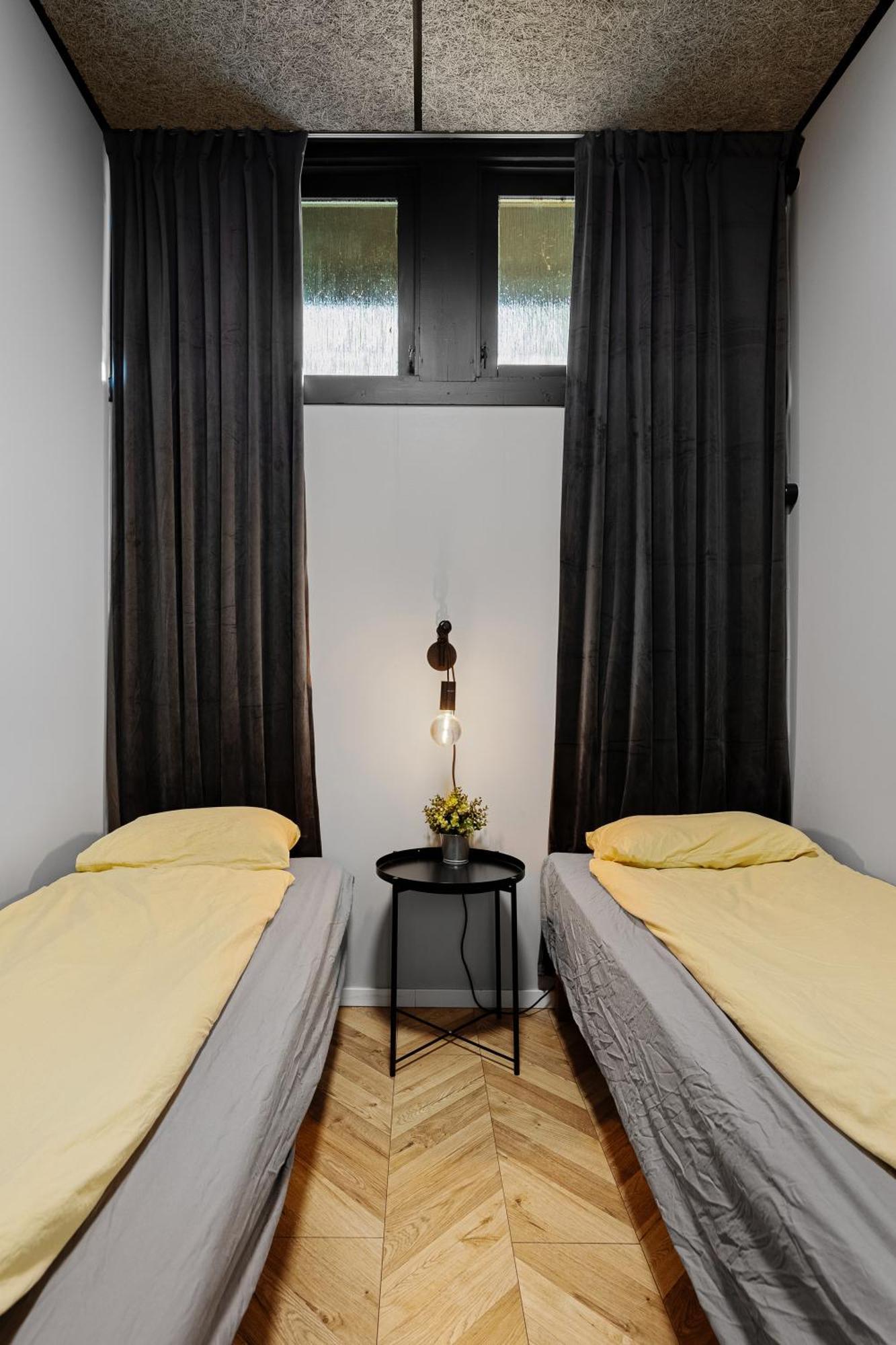 Kallhaellsbaden Strandhotell Jarfalla Bagian luar foto